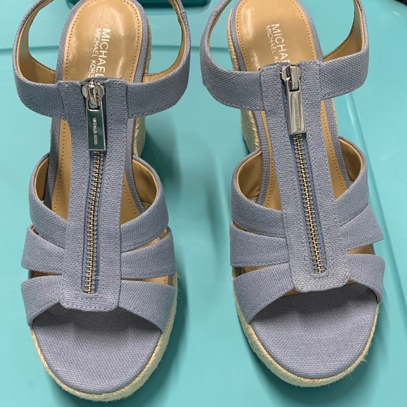 Brand new Michael kors Berkley wedge - Picture 2 of 5